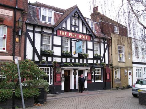 hotels greenhithe